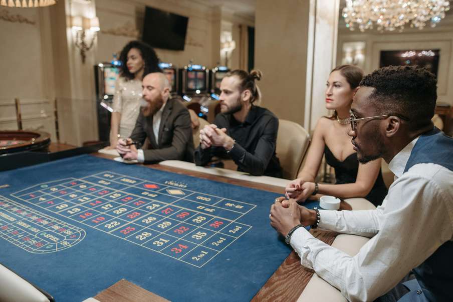https://crystalroll-casinos.com